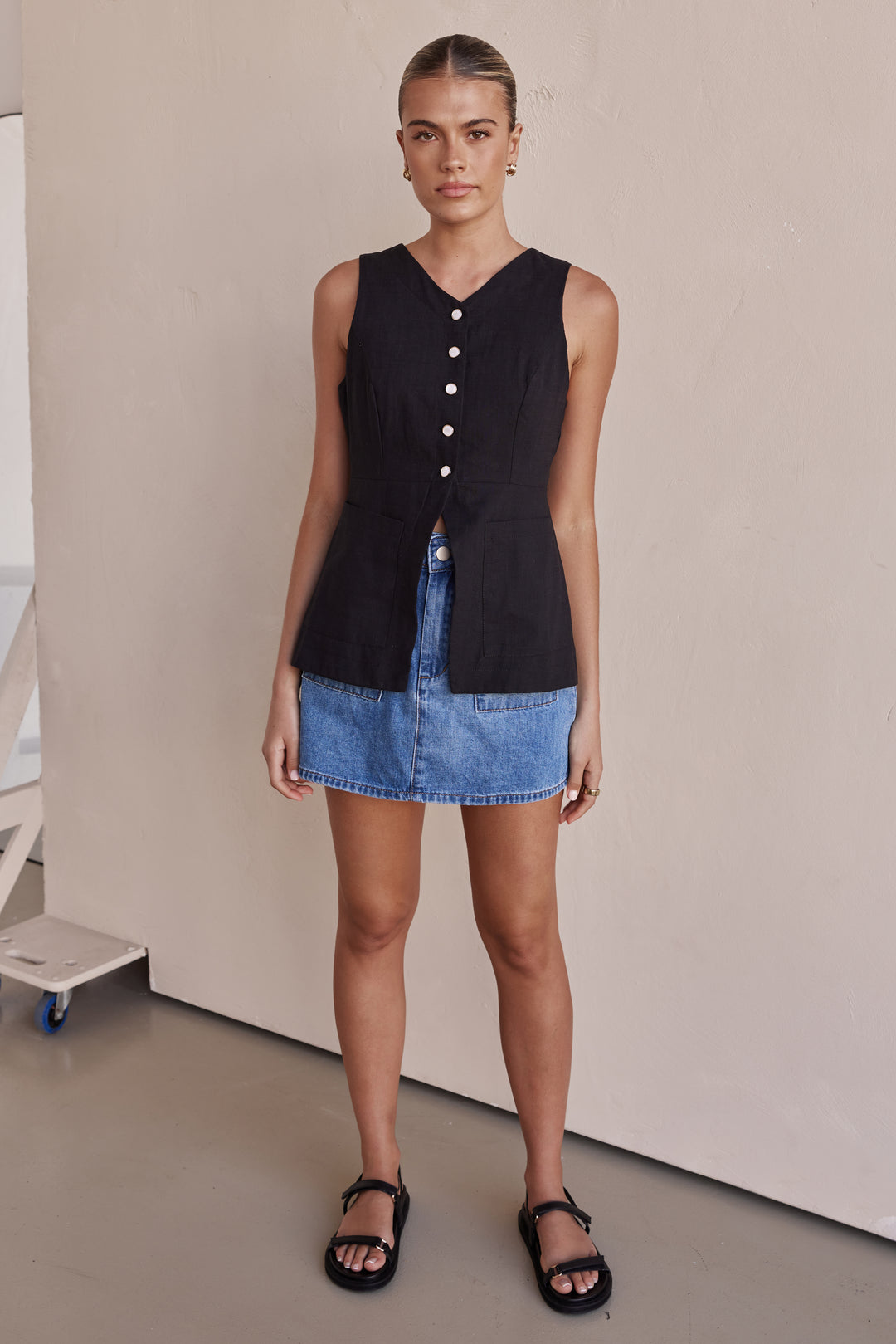 Black Vest – Sleeveless Design-2