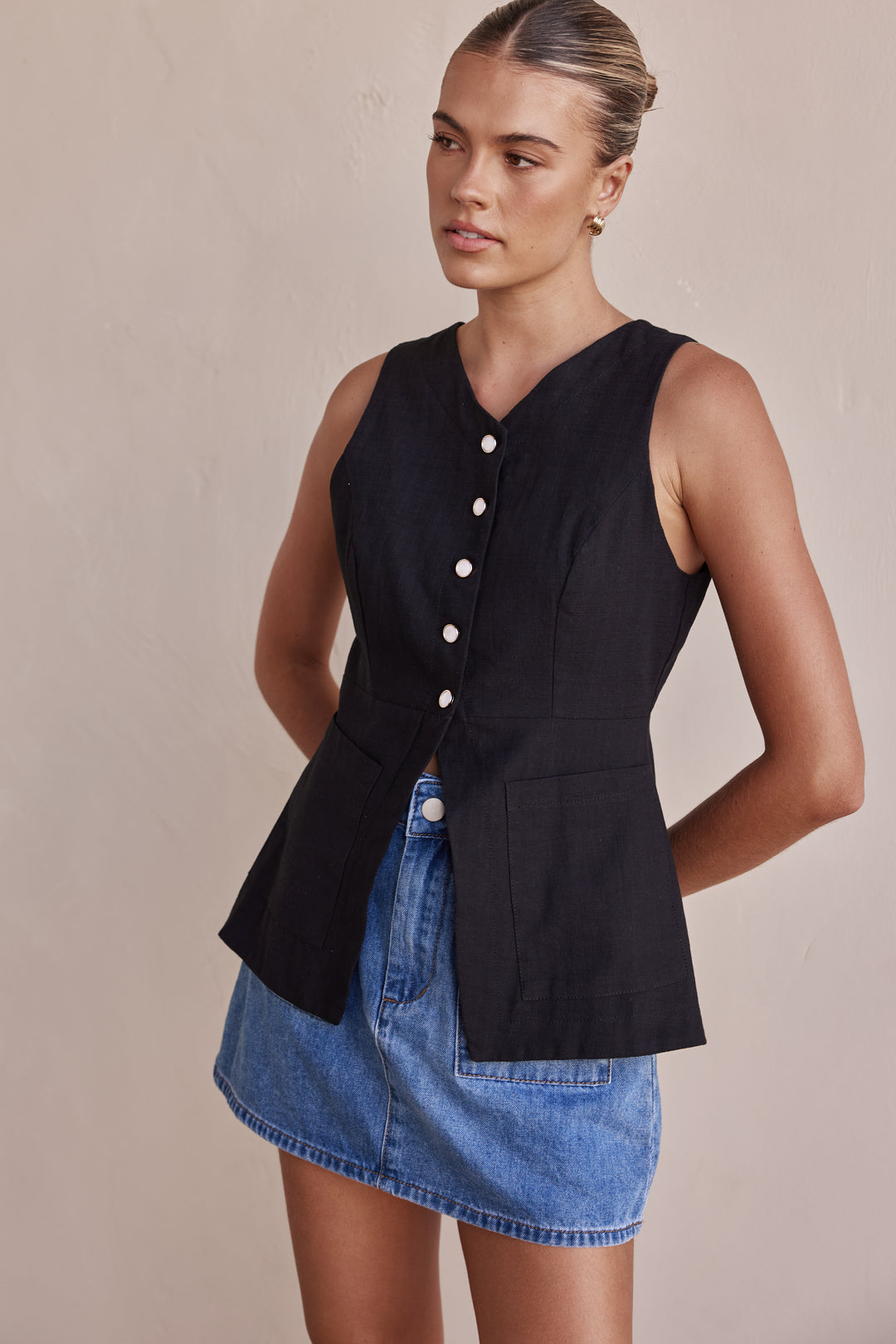 Black Vest – Sleeveless Design-1